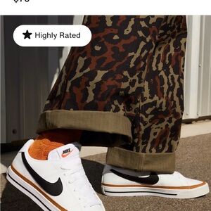 Nike White and Black Sneakers